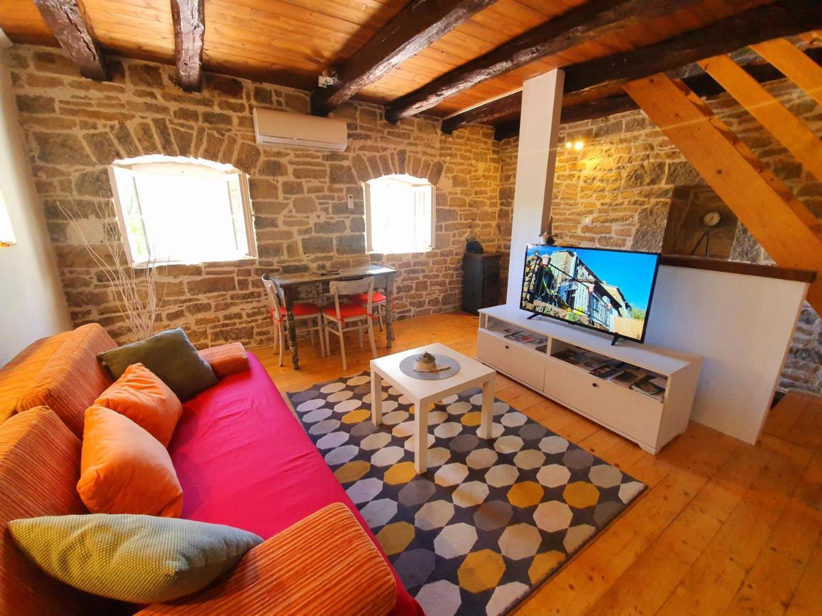 Casa Leonarda, Old Authentic Istrian Stone House Near Motovun, Central Istria Zamask Buitenkant foto