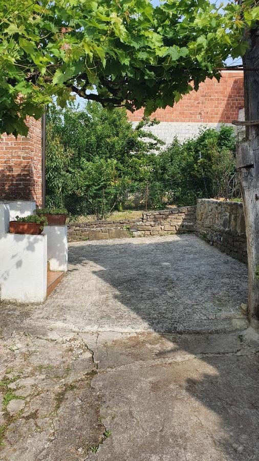 Casa Leonarda, Old Authentic Istrian Stone House Near Motovun, Central Istria Zamask Buitenkant foto